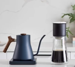 Bouilloire Stagg EKG Bleu Pierre Et Noyer 90 Cl Col De Cygne - FELLOW -Les Amateurs De Café 1 1