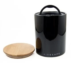 Boîte Conservatrice Céramique Noire Avec Vide D'air 500g - Airscape 7 Boîte Conservatrice Céramique Noire Avec Vide D'air 500g - Airscape -Les Amateurs De Café airscapenoir3