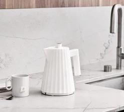 Bouilloire électrique 1L Plissé Noir MDL06/1 B - ALESSI -Les Amateurs De Café alessi bouilloire g2 3