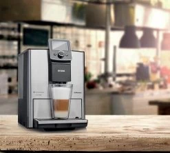 NIVONA CafeRomatica 825 Inox Avec Carafe à Lait 1L -Les Amateurs De Café ambiance jour machine auto nivona 825 inox