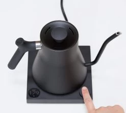 Bouilloire Stagg EKG Noir 90 Cl Col De Cygne - FELLOW -Les Amateurs De Café bouilelecnoir