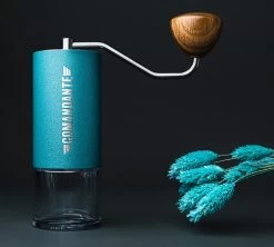 Moulin à Café COMANDANTE C40 MK4 Nitro Blade Alpine Lagoon 10 Moulin à Café COMANDANTE C40 MK4 Nitro Blade Alpine Lagoon -Les Amateurs De Café comandante alpine lagoon 2