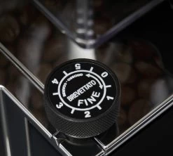 Moulin Expresso EUREKA Mignon Turbo Blanc Et Chrome Silent Range -Les Amateurs De Café eureka turbo blanc 3