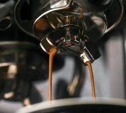 Machine Expresso SAGE The Barista Touch SES880BST4EEU1 Inox Noir 9 Machine Expresso SAGE The Barista Touch SES880BST4EEU1 Inox Noir -Les Amateurs De Café sage baristatouch coffee 1