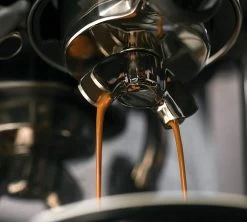 Machine Expresso SAGE The Barista Touch SES880BTR4EEU1 Black Truffle 13 Machine Expresso SAGE The Barista Touch SES880BTR4EEU1 Black Truffle -Les Amateurs De Café sage baristatouch coffee