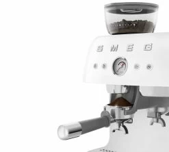 Machine Expresso SMEG EGF03WHEU Blanche Années 50 Avec Moulin Intégré -Les Amateurs De Café smeg egf03 blanche 4