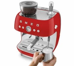 Machine Expresso SMEG EGF03RDEU Rouge Années 50 Avec Moulin Intégré -Les Amateurs De Café smeg egf03 rouge 3