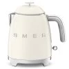 Mini Bouilloire SMEG - Crème - KLF05CREU 0,8 L + Offre Cadeau -Les Amateurs De Café smeg minib creme1