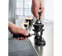 Machine Expresso DELONGHI EC9155.W La Specialista Arte Blanche + Kit Barista -Les Amateurs De Café specialista arte white 4